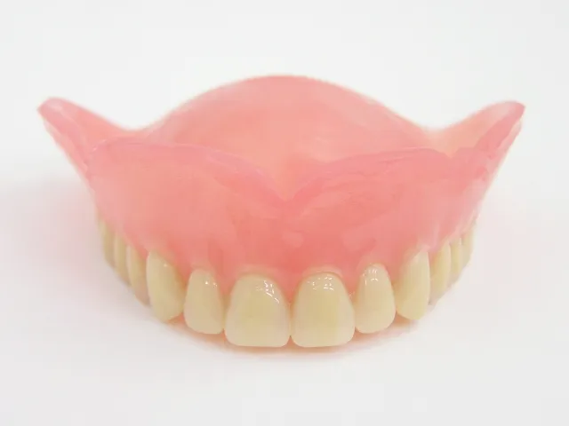 入れ歯の画像