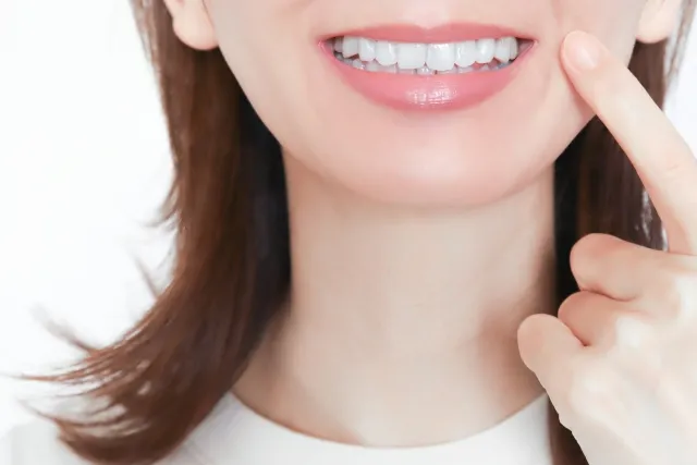 歯がキレイな女性の画像